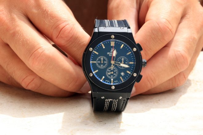 Une montre, un accessoire idéal pour combler un homme pour son anniversaire