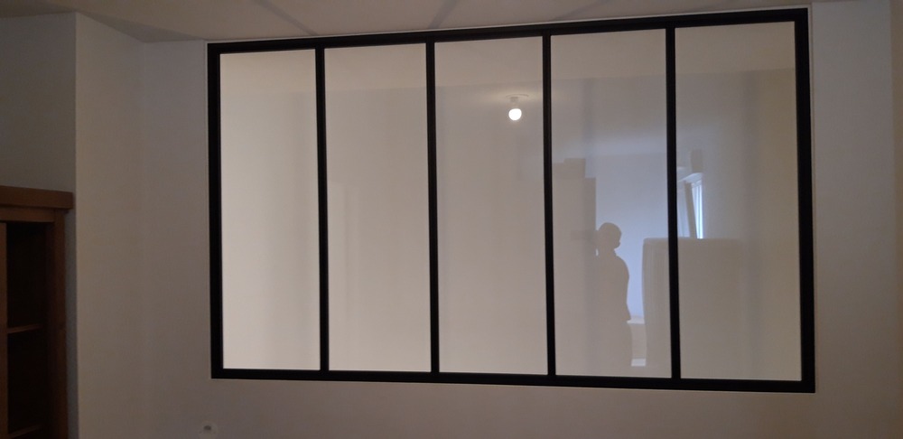 Apporter du style à votre intérieur avec une verrière sur-mesure